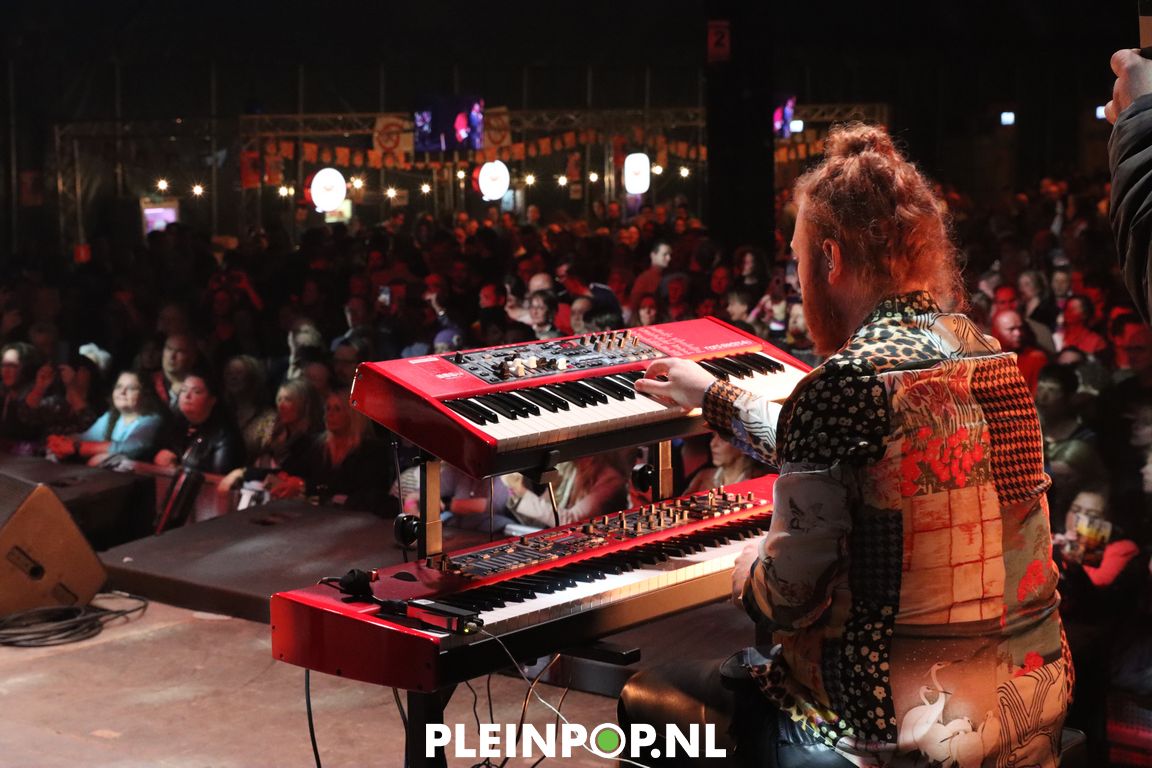 BOUKE & THE ELVIS MATTERS BAND    (14)